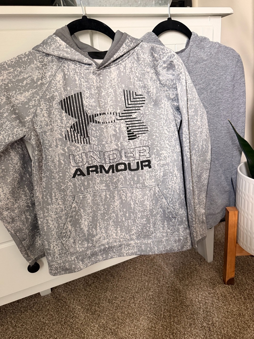 Under Armour Gray Pullover Hoodie Bundle